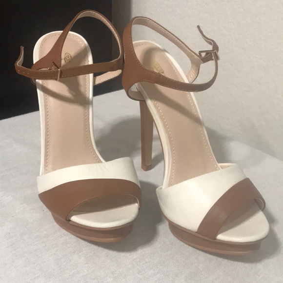 Victoria’s Secret platform sandals - Picture 2 of 11